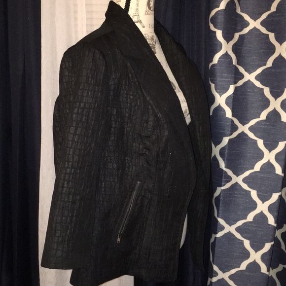 Black blazer - Picture 3 of 3